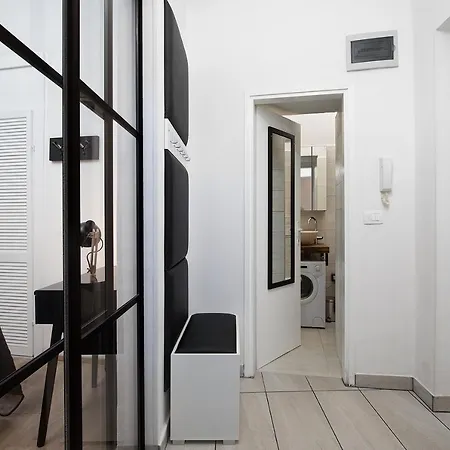 Deluxe Ana * Πούλα