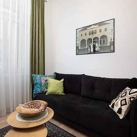 Deluxe Ana Pula